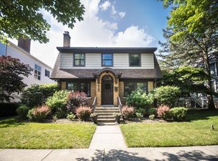 1707 Walnut Ave, Wilmette, IL 60091