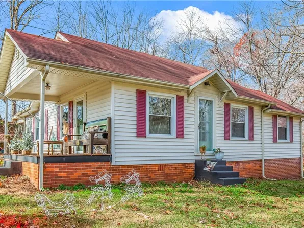 5264 State Highway 704 E, Sandy Ridge, NC 27046