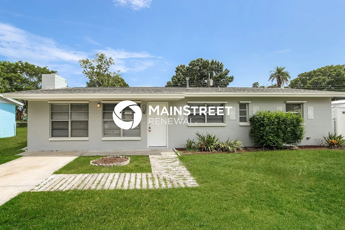 Front View - 4395 Sherwood Blvd