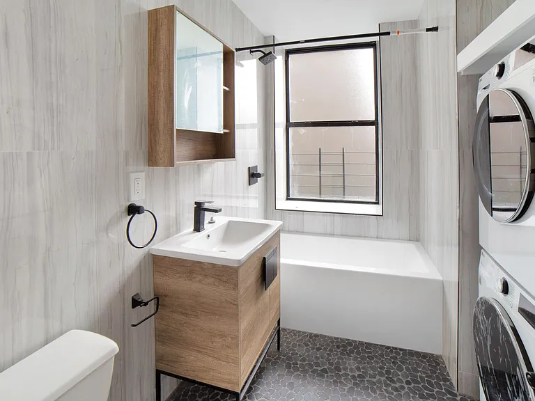 251 W 92nd St #5A2 — Photo 7