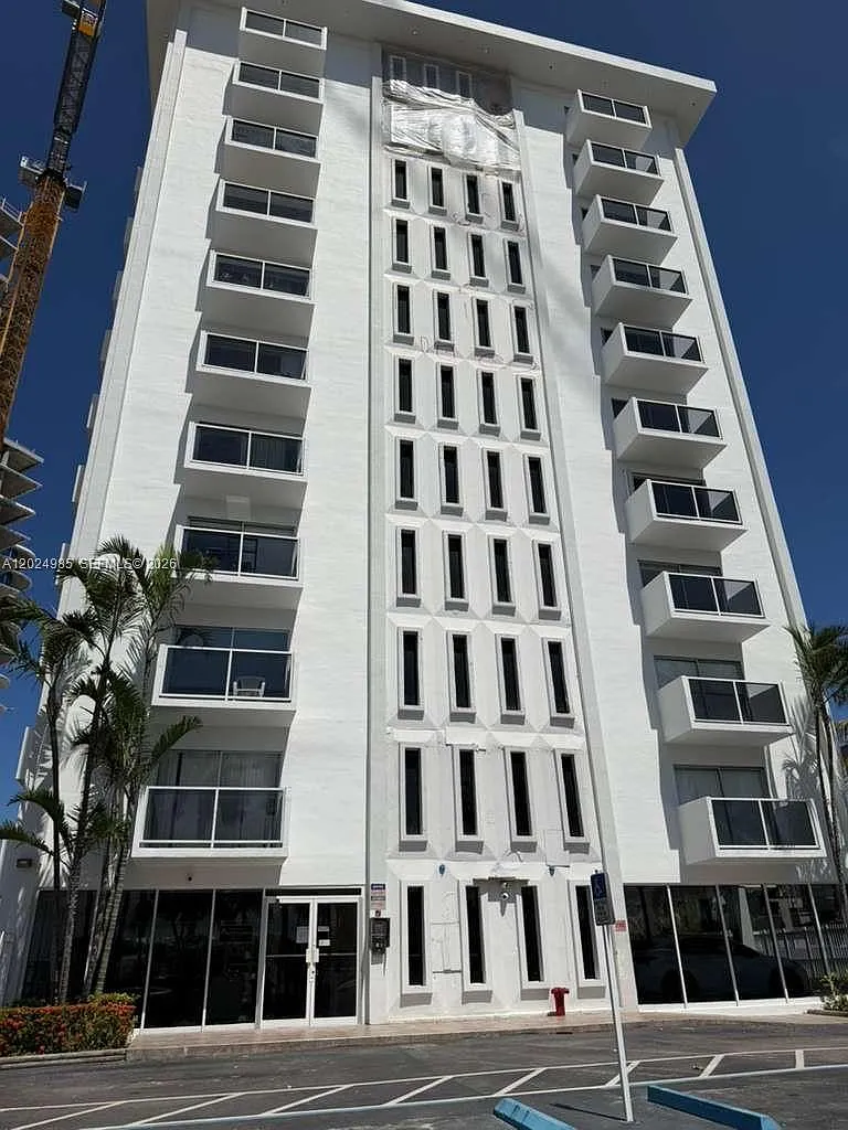 The Amethyst Condo — Photo 2