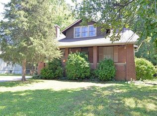 8444 Lackland Rd, Saint Louis, MO 63114