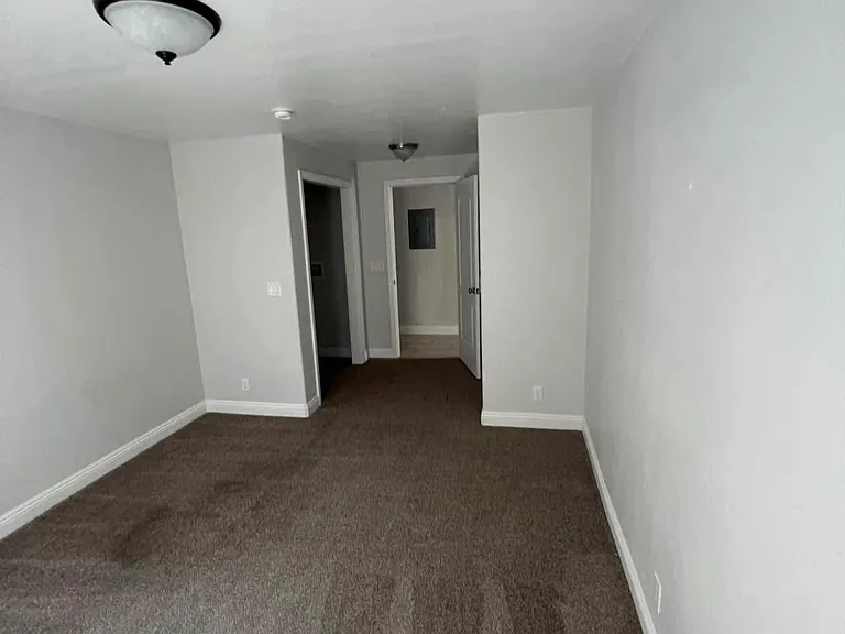 2049 W Sunflower Ln — Photo 27