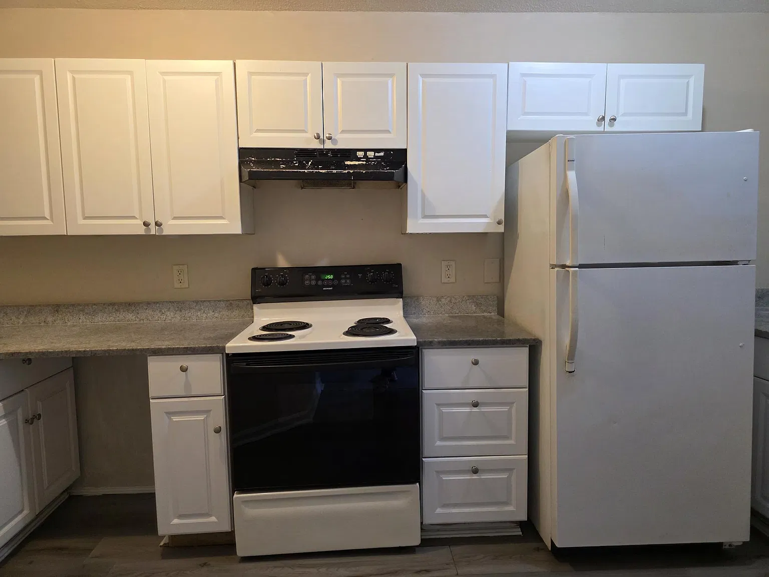 3 bed, 1.5 bath, 1224 sqft, $1,400 — Photo 3