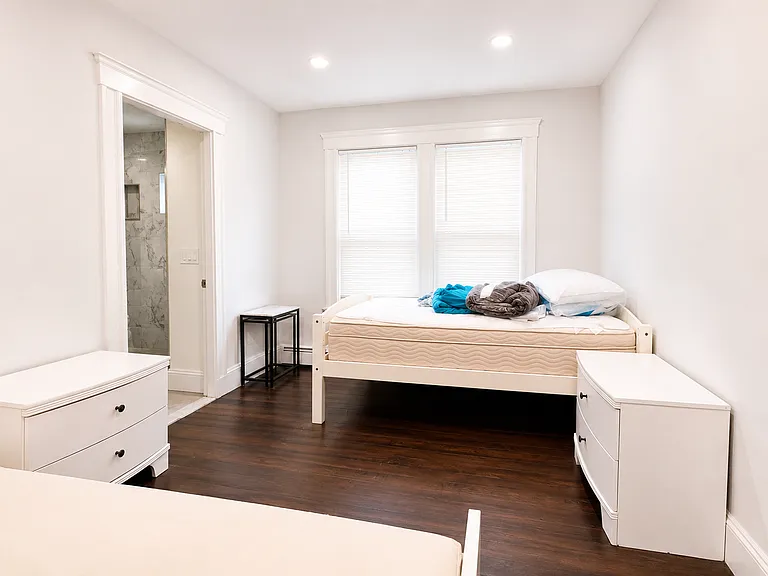 8 Rose St #8 — Photo 9