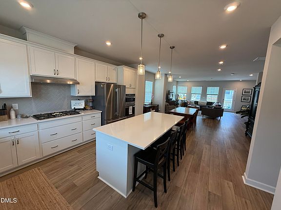 4th image of 1114 Holding Village Way