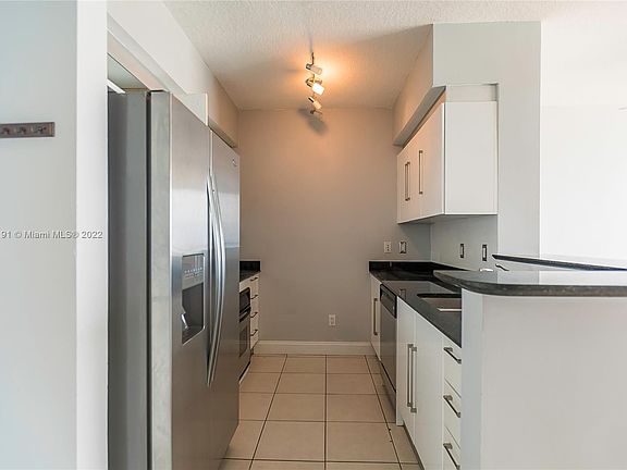 5th image of 325 S Biscayne Blvd APT 4224