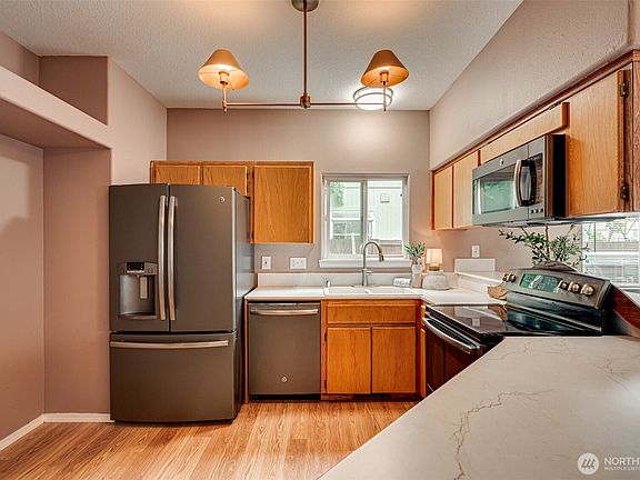 4th image of 11418 NE 29th Circle