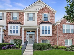 2602 Neubauer Cir #2602, Lindenhurst, IL 60046