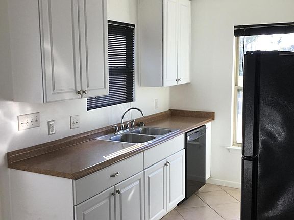 3rd image of 1010 Hamilton Ave
