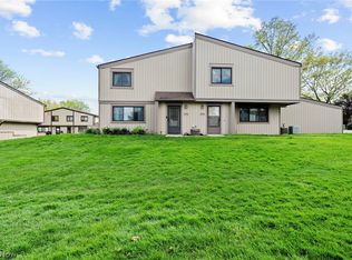 11784 Harbour Light Dr, North Royalton, OH 44133