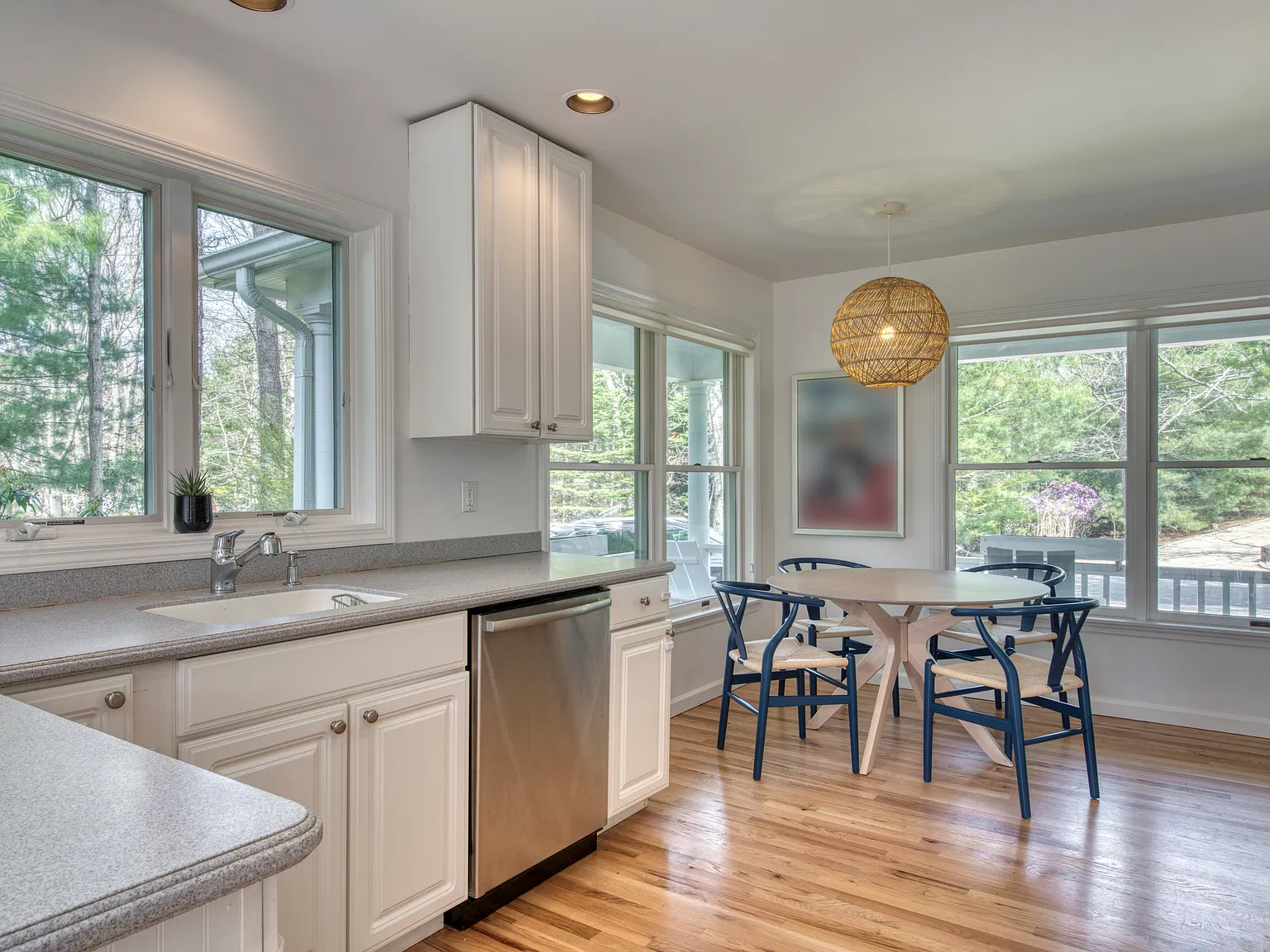 East Hampton Retreat with Heated Pool - Close to Village & Beach — Photo 3