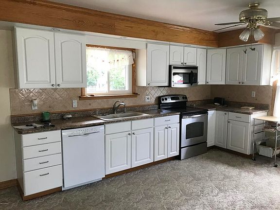 5th image of 150 Westwood Dr