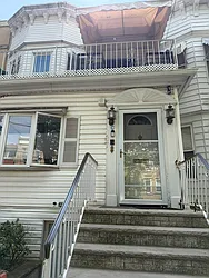 187 Bay 14th Street