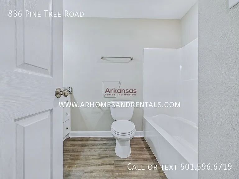 836 Pine Tree Rd — Photo 10