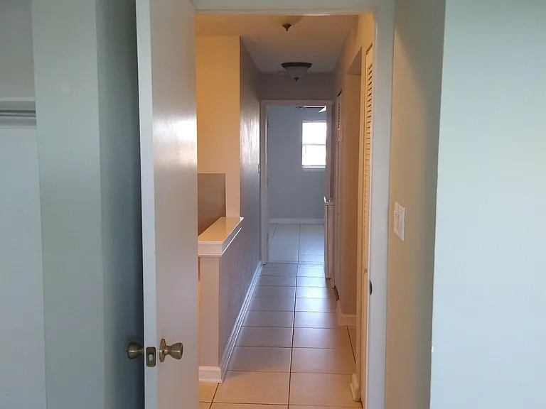 1020 Pinetree Dr #8 — Photo 16
