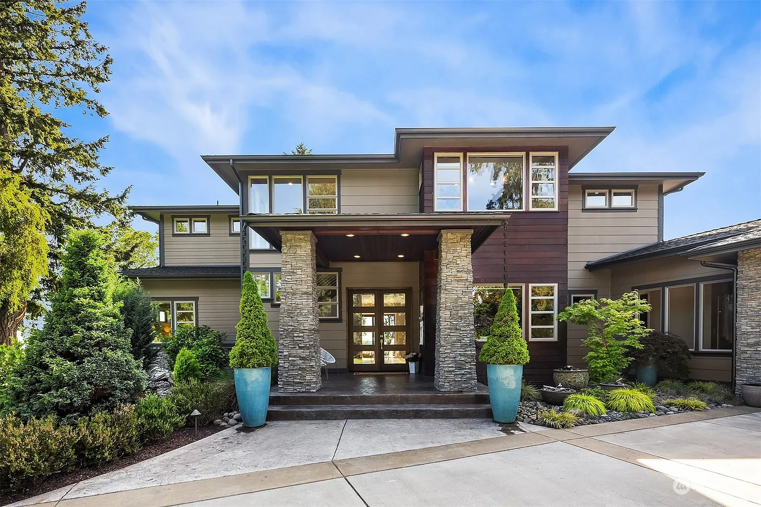 938 7th Court photo 1