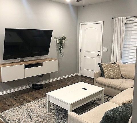 4th image of 42 Brecknock Dr