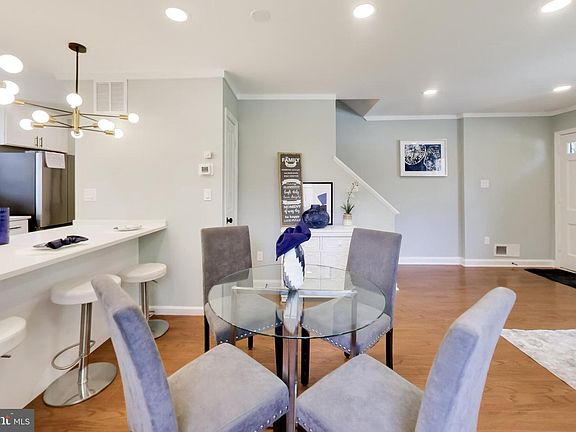 4th image of 864 Neptune Ave