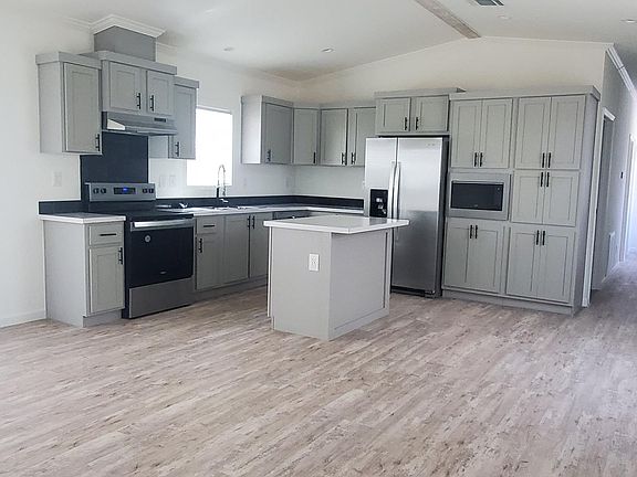 3rd image of 764 Hollow Ln