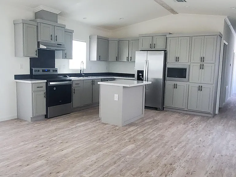 740 Hollow Ln — Photo 5