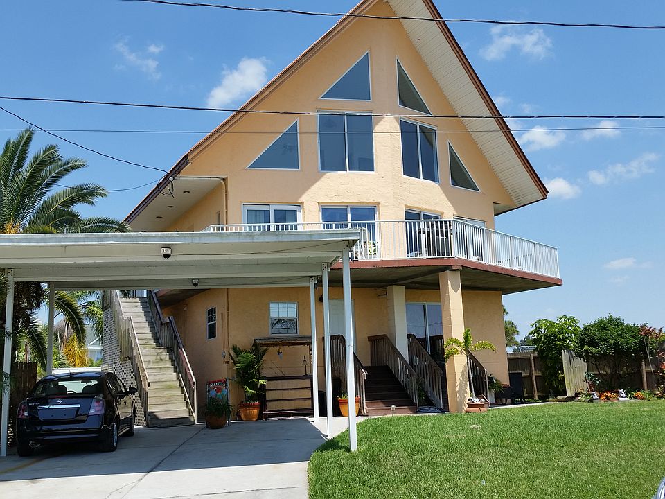 house front sundeck & BBQ