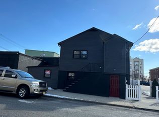 320 4th St, Fairview, NJ 07022