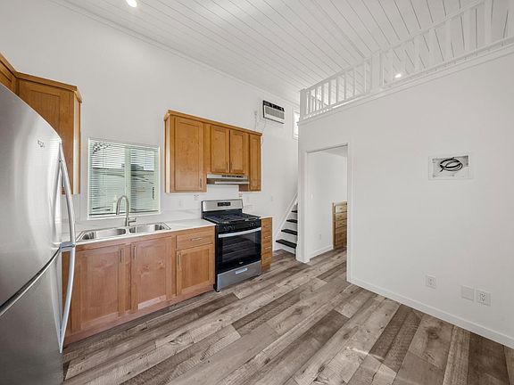 5th image of 1224 E Gum Ave Space 36