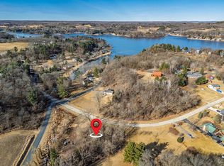 L48 Bunting Ct E, La Valle, WI 53941