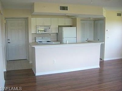 3rd image of 8851 Colonnades Ct W APT 138