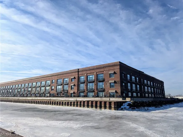 401 W Shoreline Dr Unit 206, Sandusky, OH 44870