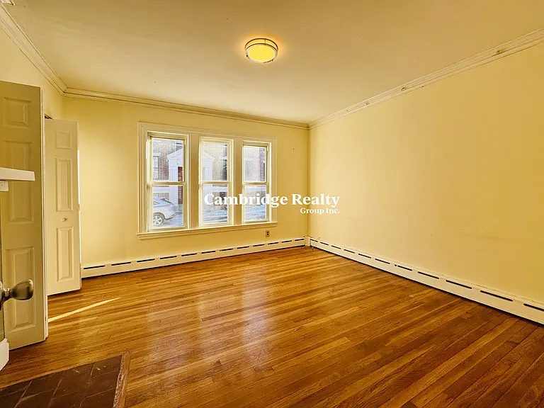 113 Lanark Rd — Photo 9