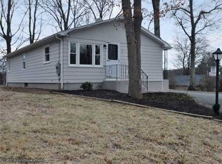 15 Kirby Ln, North Smithfield, RI 02896