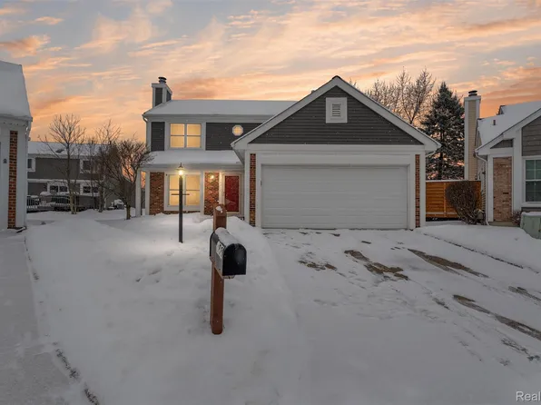 388 Huntington Ct, Rochester Hills, MI 48307