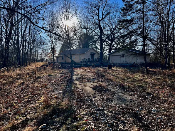3520 Castle Rd, Woodstock, IL 60098