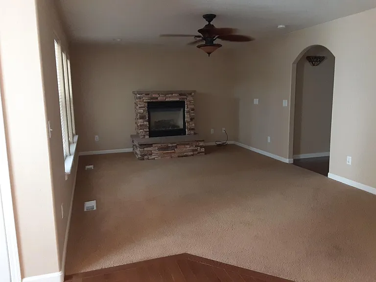 657 Spring Valley Dr — Photo 5
