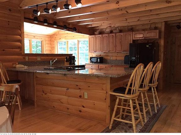 5th image of 202 Evergreen Dr