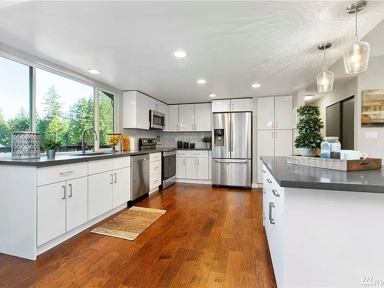 2104 245th Ave SE — Photo 2