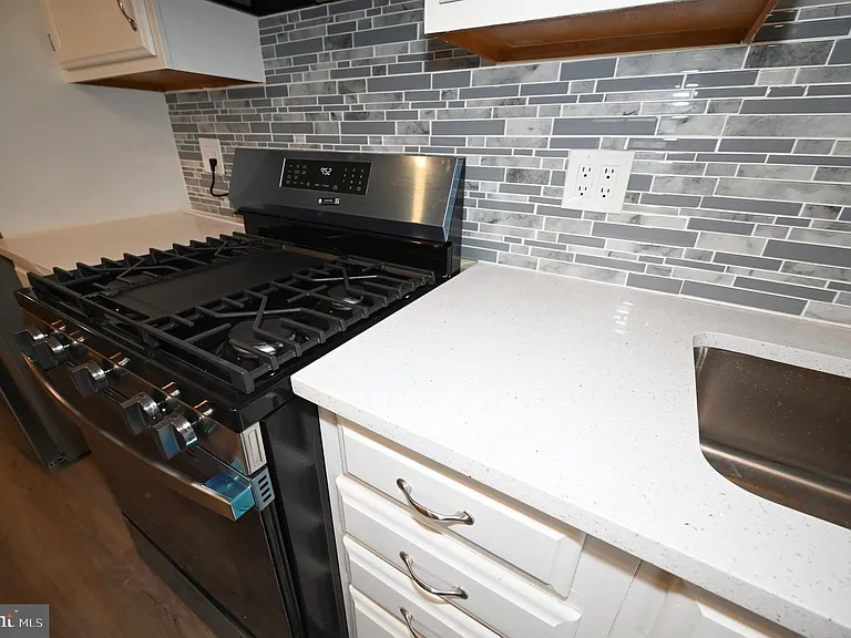 2952 Sollers Point Rd #B — Photo 26