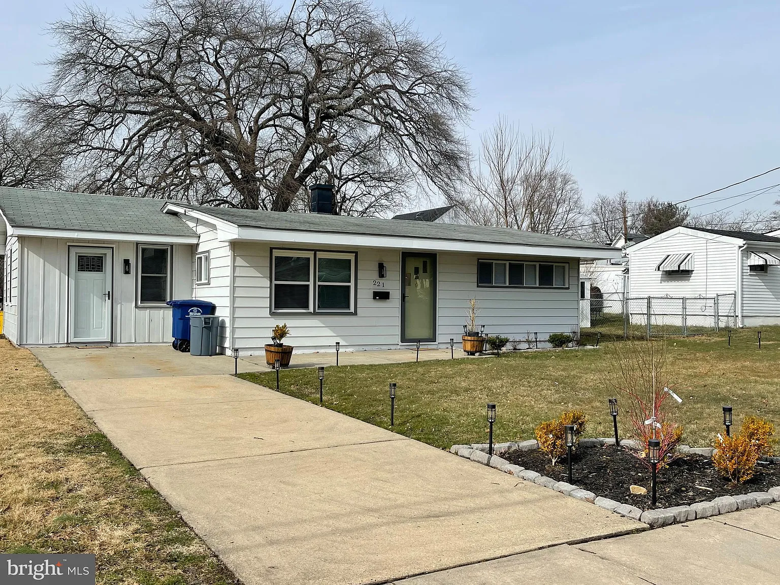 3 bed, 1008 sqft, $2,800 — Photo 1