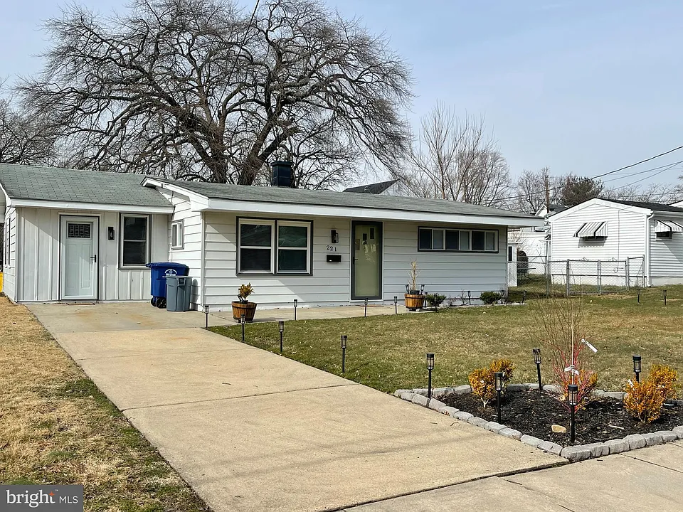 221 County Ave