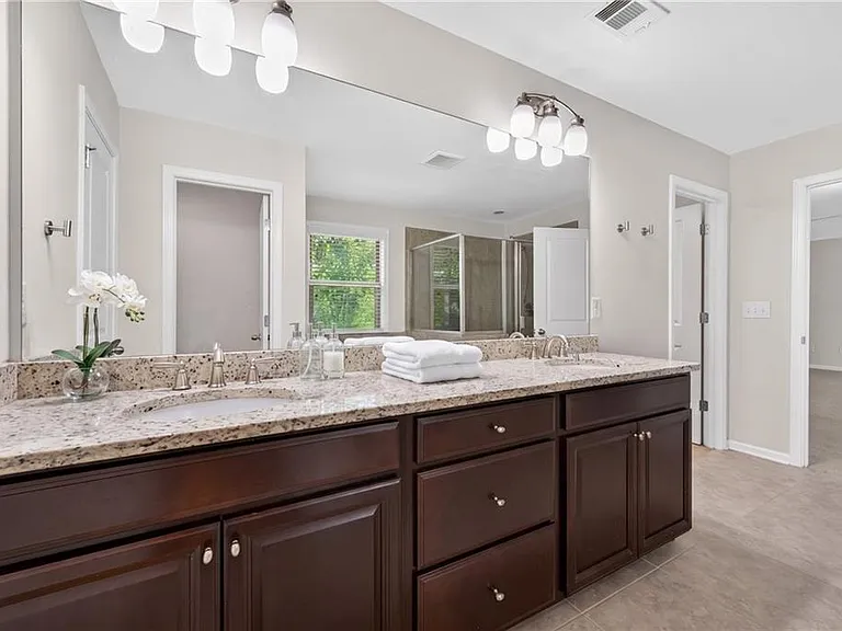 1020 Kendall Grove Ct — Photo 17