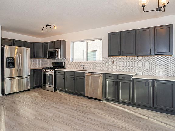 4th image of 6194 S Wheaton Dr