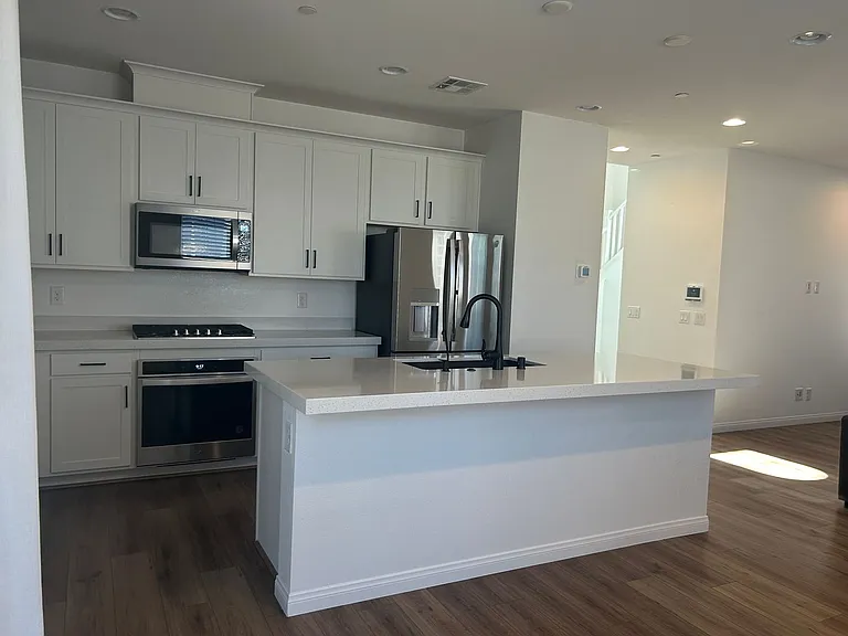 8628 Luse St — Photo 5