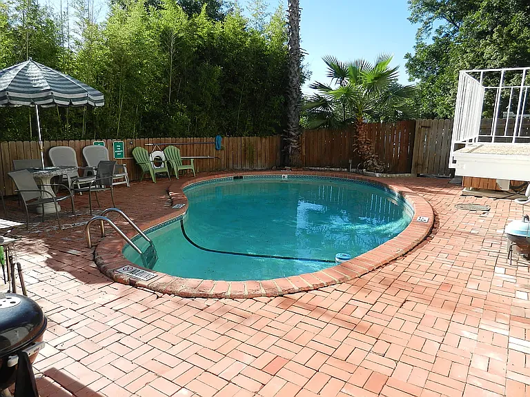 2 bed, 1000 sqft, $2,000 — Photo 2