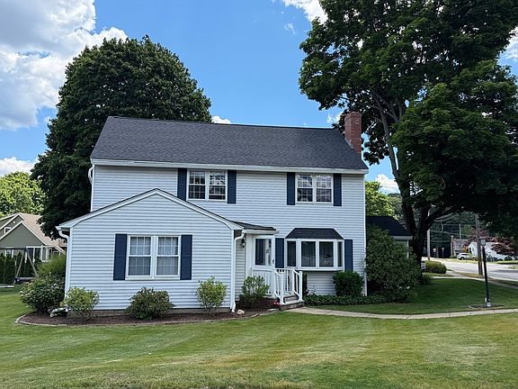 3rd image of 22 Abbott Rd
