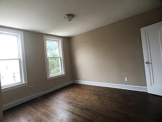 Rented by BuySell Real Estate Inc | media 11