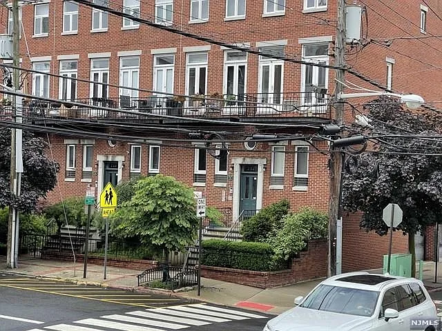 232 Monroe St #F-1S