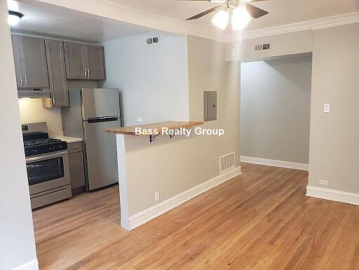 3rd image of 7016 N Paulina St #3