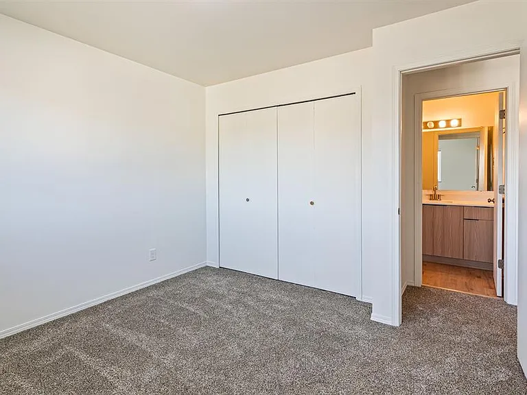 North Russell Apts-1650 N Russell — Photo 46